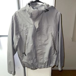 Men’s Champion windbreaker.